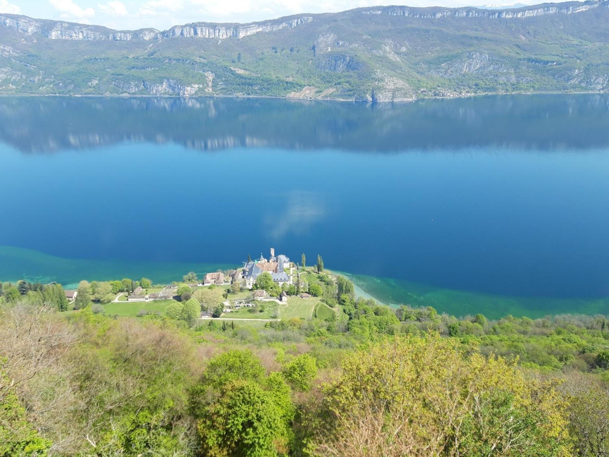 Valreley, Chambres Et Table D'Hotes Eco-Friendly Avec Bain Nordique Au Sud Du Massif Du Jura Champagne-en-Valromey エクステリア 写真
