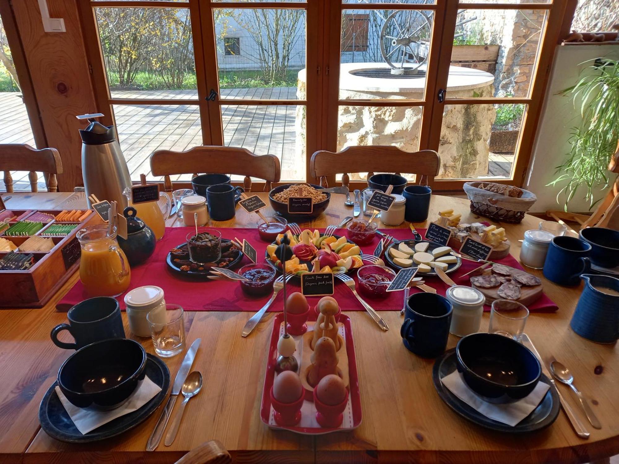 Valreley, Chambres Et Table D'Hotes Eco-Friendly Avec Bain Nordique Au Sud Du Massif Du Jura Champagne-en-Valromey エクステリア 写真